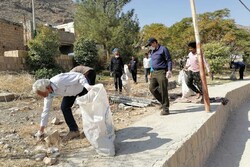 پاکسازی روستای گردشگری «نوایگان» داراب از زباله