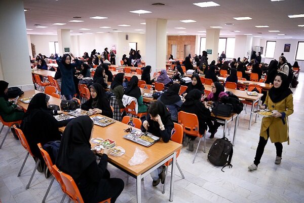 تاکید رئیس دانشگاه امیرکبیر بر افزایش کیفیت غذای دانشجویی 