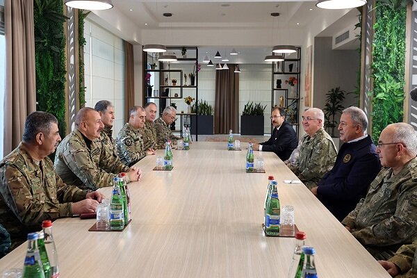 دیدار وزیر دفاع ترکیه با «الهام علی‌اف»