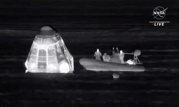 کپسول اسپیس ایکس ۴ فضانورد را به زمین بازگرداند
