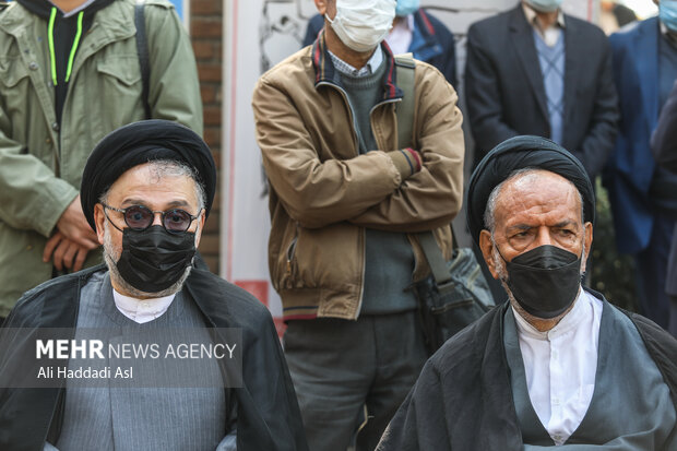 Funeral of prominent Iranian cartoonist Kambiz Derambakhsh 