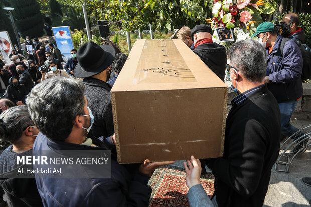 Funeral of prominent Iranian cartoonist Kambiz Derambakhsh 