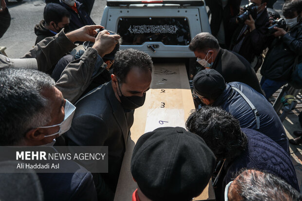 Funeral of prominent Iranian cartoonist Kambiz Derambakhsh 