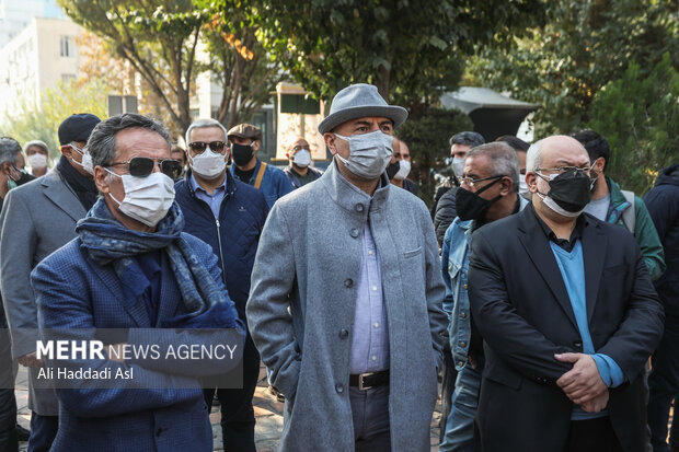 Funeral of prominent Iranian cartoonist Kambiz Derambakhsh 