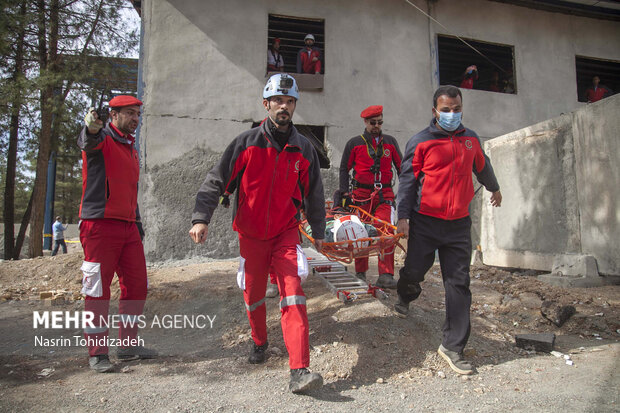 اعزام تیم های امداد و نجات هلال احمر به مناطق زلزله زده