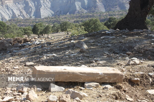 قبرستان منجل ایلام