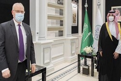 معاون وزیر دفاع سعودی با مقام آمریکایی دیدار کرد