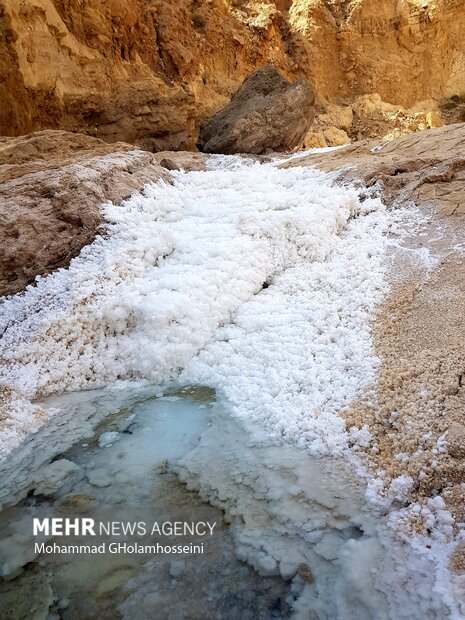 با نمک ترین شگفتی طبیعت بوشهر کوه نمک