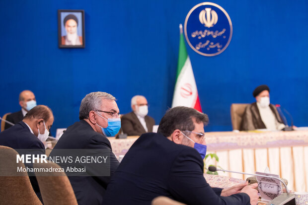 بهرام عین اللهی وزیر بهداشت و درمان در جلسه شورای عالی اجتماعی به ریاست  حجت الاسلام سید ابراهیم رئیسی رئیس جمهورحضور دارد