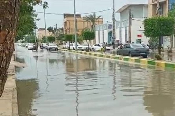 تکرار قصه آبگرفتگی معابر در گناوه/ رفت و آمد در شهر سخت شد