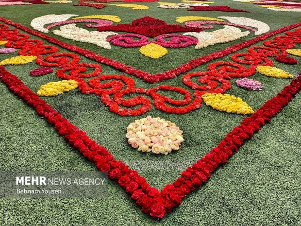 Largest flower carpet of West Asia in central Iran