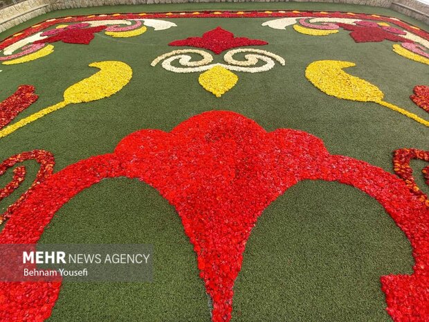 Largest flower carpet of West Asia in central Iran