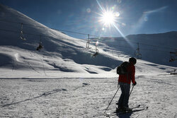 Re-opening of Tehran skiing resort