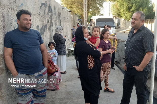 حضور مردم بندرعباس در خیابان ها بعد از زلزله ۶.۴ ریشتری
