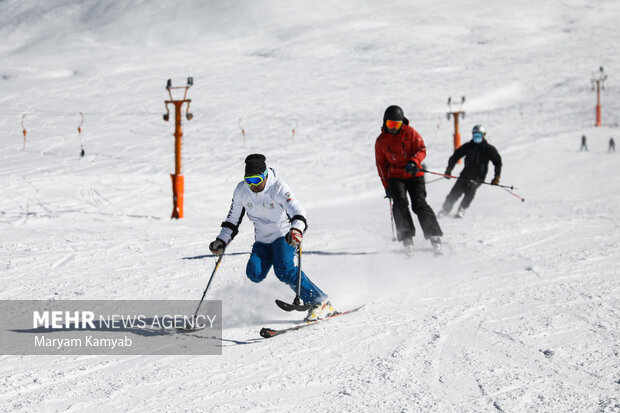 Re-opening of Tehran skiing resort
