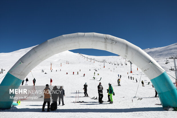 Re-opening of Tehran skiing resort
