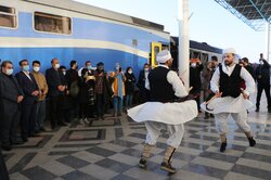 با قطار تا «شهر زعفرانی» ایران!