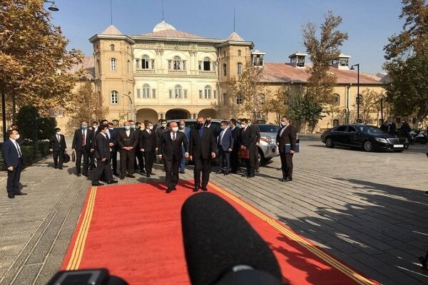 Çavuşoğlu resmi ziyaret için Tahran'da