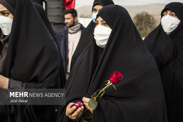 مراسم استقبال از پیکر مطهر شهیده فاطمه اسدی در سنندج