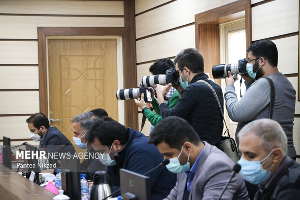 خبرنگاران و عکاسان در نشست خبری رئیس سازمان بسیج مستضعفین حضور دارند