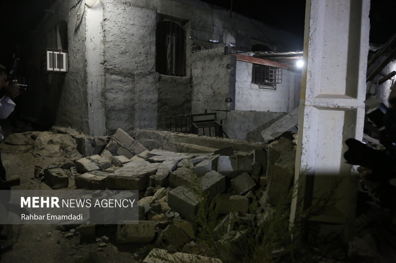 تخریب برخی منازل مسکونی «فین»/ تعداد مصدومان به ۹۹ نفر رسید/ برپایی چادرهای اسکان اضطراری