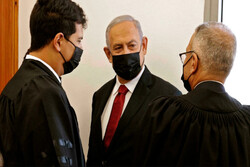 Netanyahu back in court for graft trial