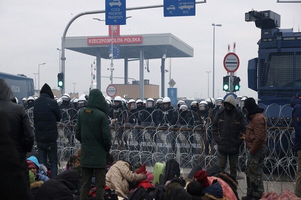 آخر المستجدات حول أزمة المهاجرين على الحدود بين بيلاروس وبولندا