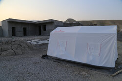 توزیع ۶۰۰۰ چادر در مناطق زلزله زده هرمزگان