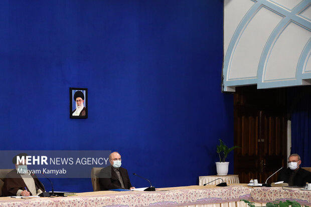 علی لاریجانی ، محمدباقر قالیباف و سید ابراهیم رئیسی در جلسه شورای عالی انقلاب فرهنگی حضور دارند
