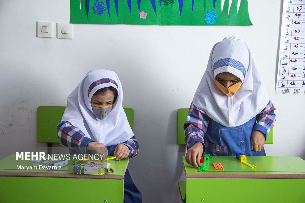 بوی ماه مهر در آذر/ آموزش حضوری مدارس گیلان با ۳۵۹ هزار دانش آموز