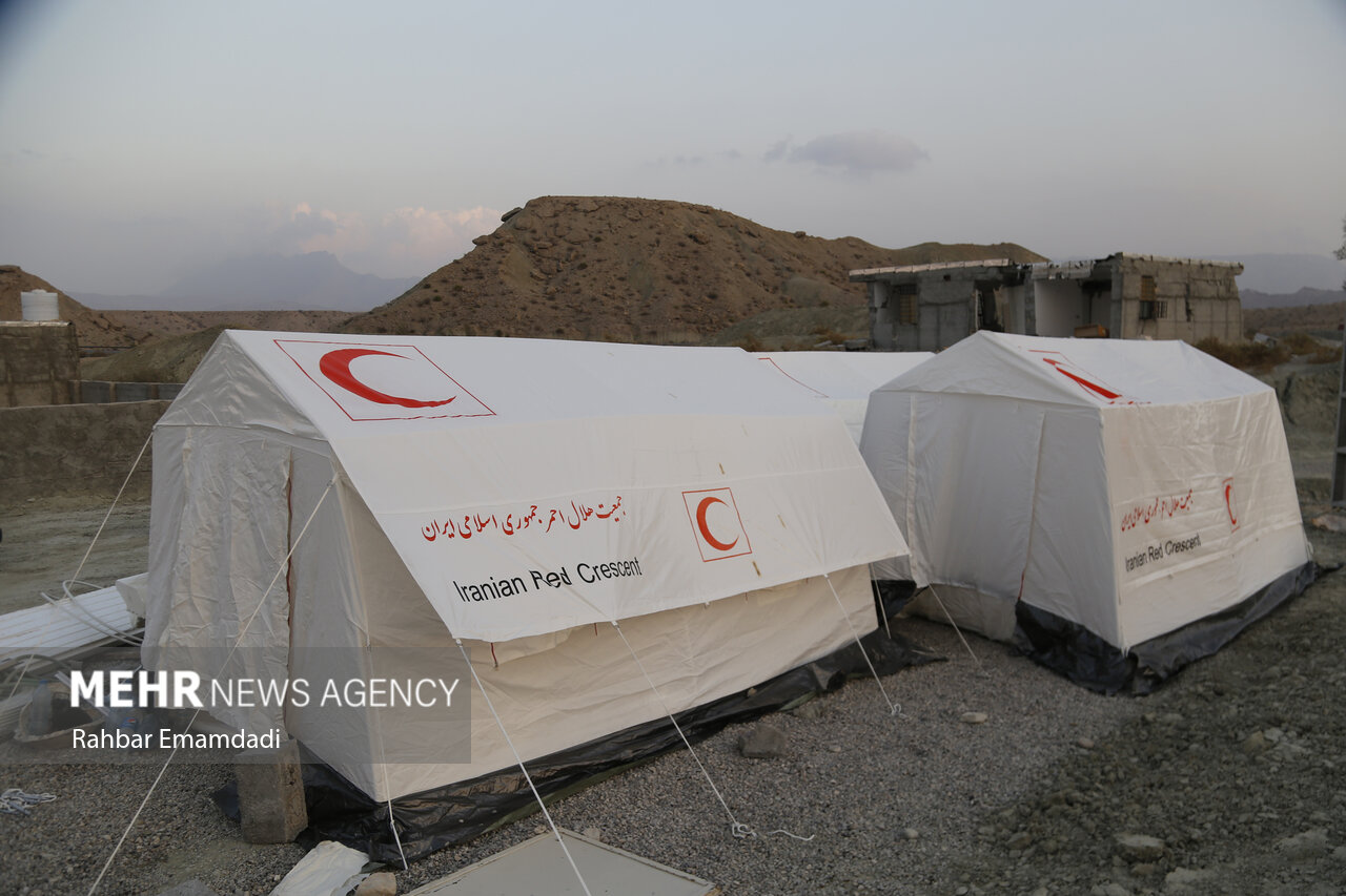 توزیع ۵ هزار چادر امدادی میان زلزله‌ زدگان هرمزگان