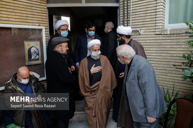  حجت الاسلام کاظم صدیقی امام جمعه تهران در مراسم  تشییع پیکر آیت‌الله مجتهد شبستری حضور دارد