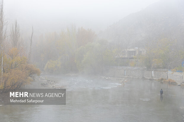 “Zayandeh Rud” immersed in fog
