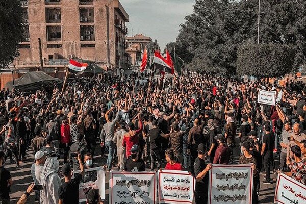العراق ... آلاف المحتجين يتظاهرون قرب المنطقة الخضراء ضد نتائج الإنتخابات