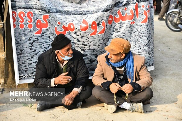 مسئولان به حقابه و حق اشتراک کشاورزان اصفهان توجه کنند