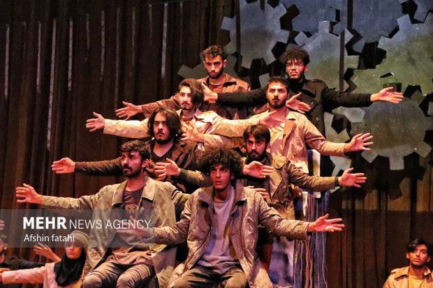 سی و دومین جشنواره تئاتر استانی کردستان
