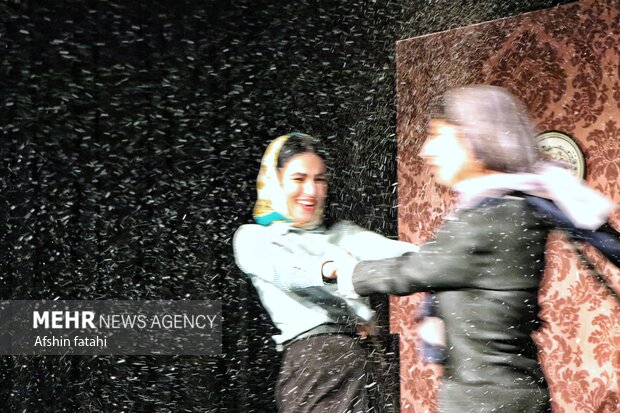 سی و دومین جشنواره تئاتر استانی کردستان