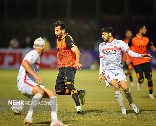 ISNA - Sepahan, Saipa win their matches