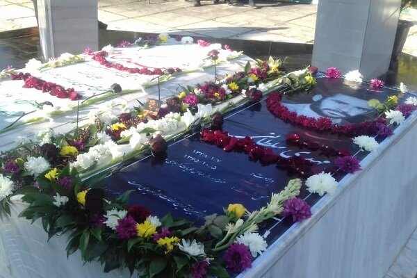 استقبال رودسری ها از خانواده شهید «مهدی سلطانی» استقبال رودسری ها از خانواده شهید «مهدی سلطانی»