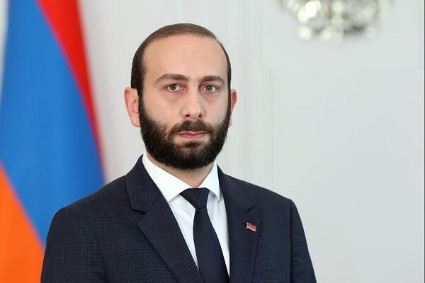 Ermenistan Dışişleri Bakanı, Fransız mevkidaşı ile Karabağ'ı görüştü
