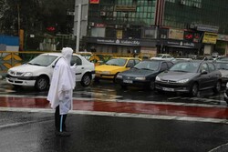 افزایش بار ترافیکی معابر پایتخت در صبح بارانی
