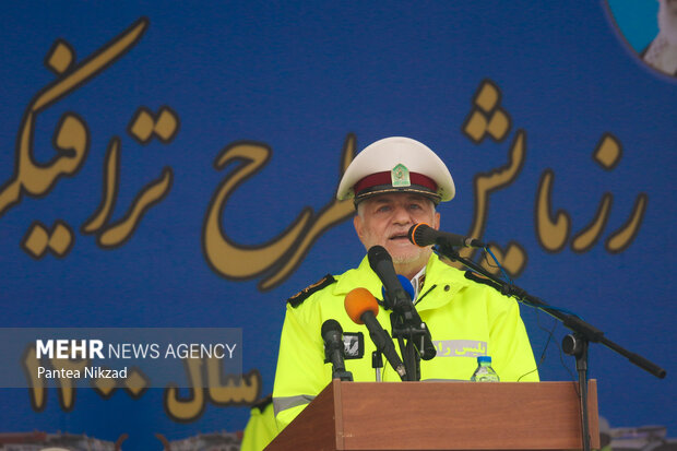 سردار سید کمال هادیان فر رئیس پلیس راهنمایی و رانندگی ناجا در حال سخنرانی در رزمایش طرح ترافیک زمستان است