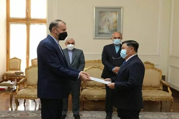 Armenia, Brunei envoys submit credentials to Amir-Abdollahian