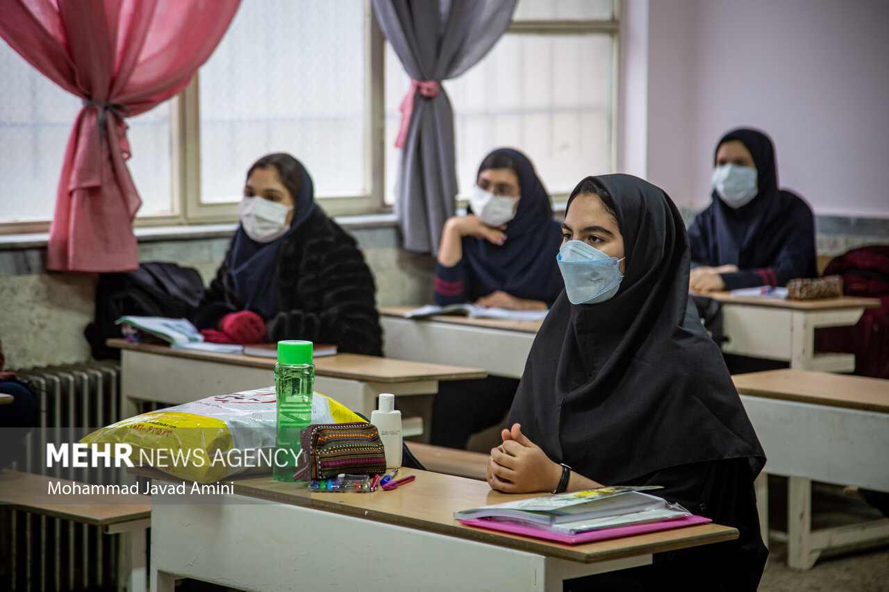 حفظ سلامت دانش آموزان و معلمان در مدارس اصل مهم است