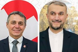 Iranian, Swiss FMs discuss bilateral ties, JCPOA on phone