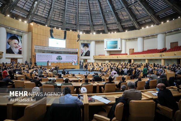 دومین اجلاسیه مجمع جهانی مستضعفین صبح روز یکشنبه دوم آذرماه در سالن اجلاس سران برگزار شد