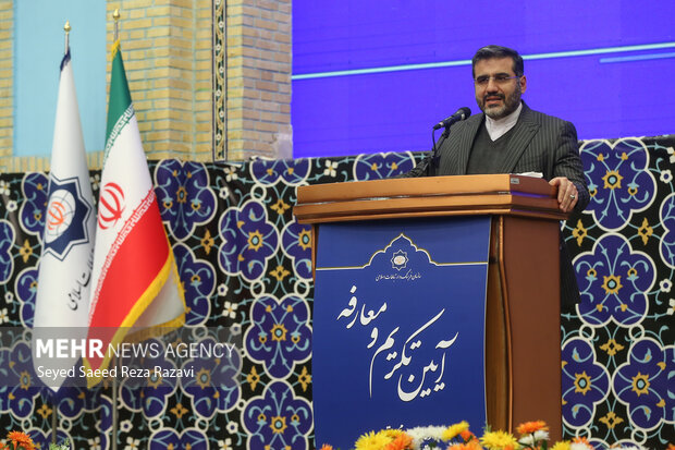  محمدمهدی اسماعیلی، وزیر فرهنگ و ارشاد اسلامی  در مراسم تکریم و معارفه رئیس سازمان فرهنگ و ارتباطات اسلامی درحال سخنرانی است