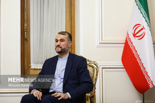 حسین امیرعبداللهیان وزیر امور خارجه ایران در دیدار با رافائل گروسی مدیر کل آژانس بین المللی انرژی اتمی حضور دارد