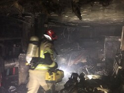 آتش سوزی در یک ساختمان مسکونی/ نجات بیش از ۵۰ نفر از ساکنین ساختمان