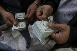 مصادره ارز قاچاقیان توسط پلیس امنیت